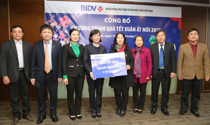 BIDV công bố chương trình trao quà Tết Ất Mùi 2015