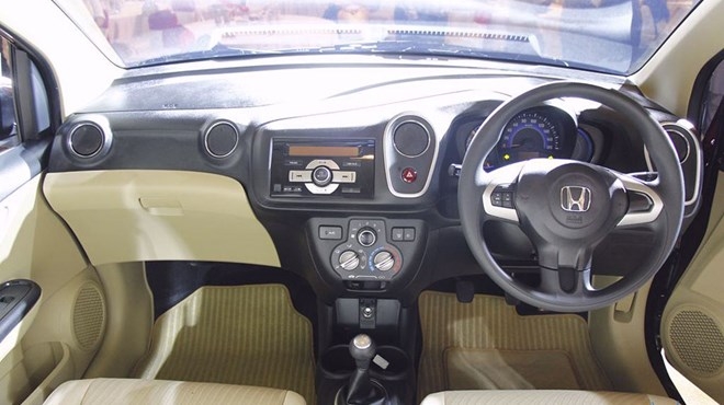 honda-mobilio-rs-india-live-image-front-three-quar