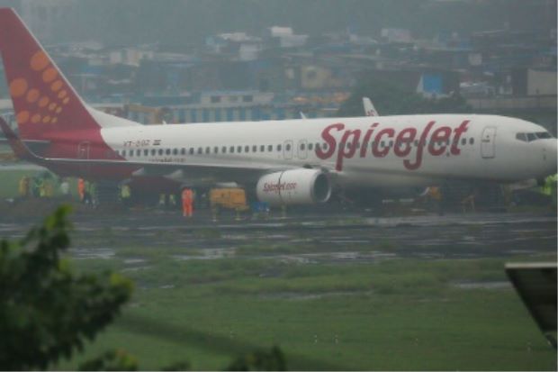 india-Mumbai-SpiceJet-plane-afp-2009
