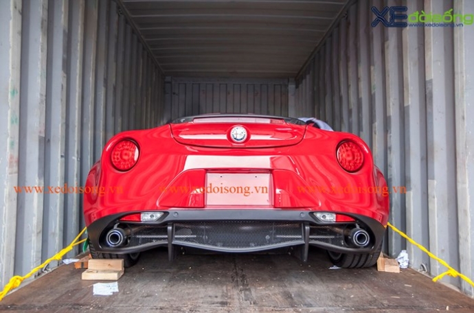 xedoisong_alfa_romeo_4c_2015_1st_vietnam_saigon_h2