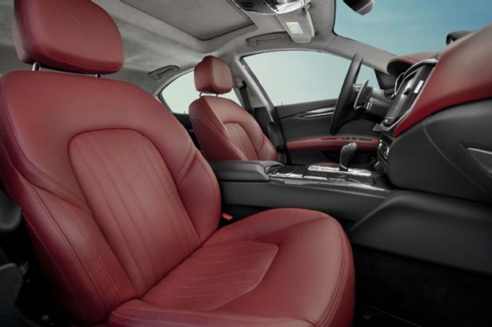 2014-Maserati-Ghibli-S-Q4-front-interior-seats