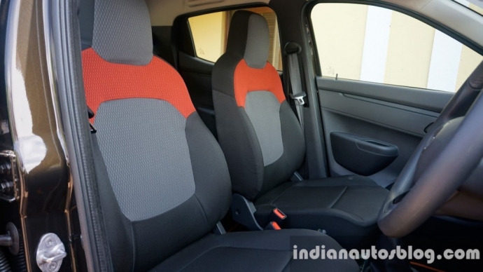 Renault-Kwid-front-seats-review-1024x576