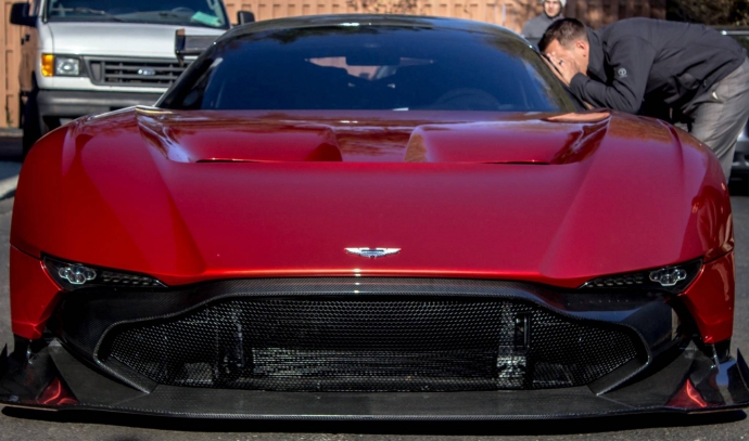 Aston-Martin-Vulcan-11