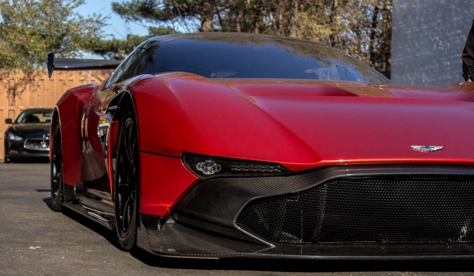 Aston-Martin-Vulcan-12