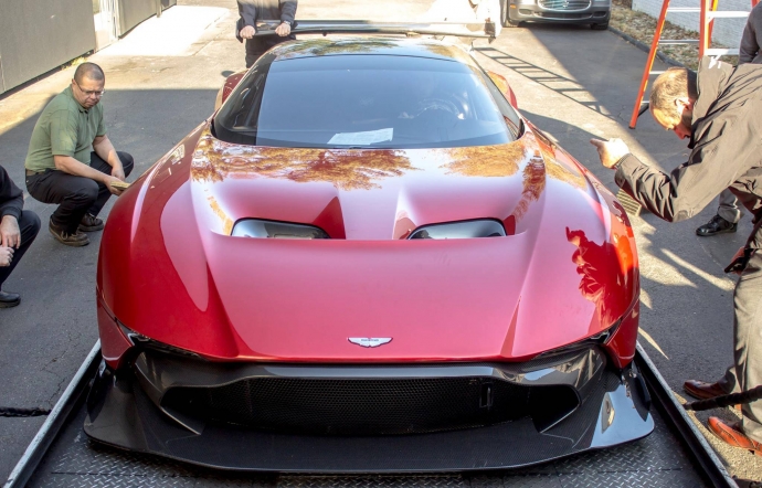 Aston-Martin-Vulcan-5