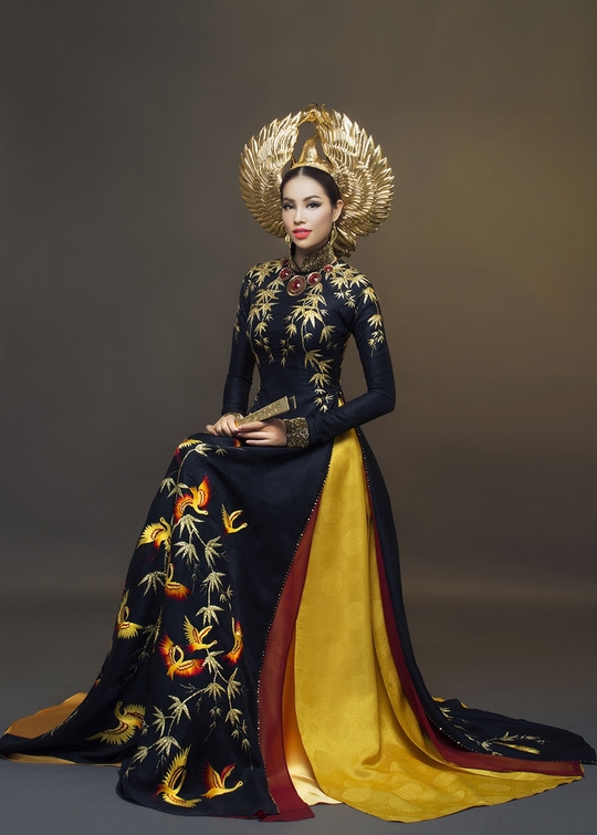 pham-huong-mang-ao-dai-tranh-tai-o-hoa-hau-hoan-vu