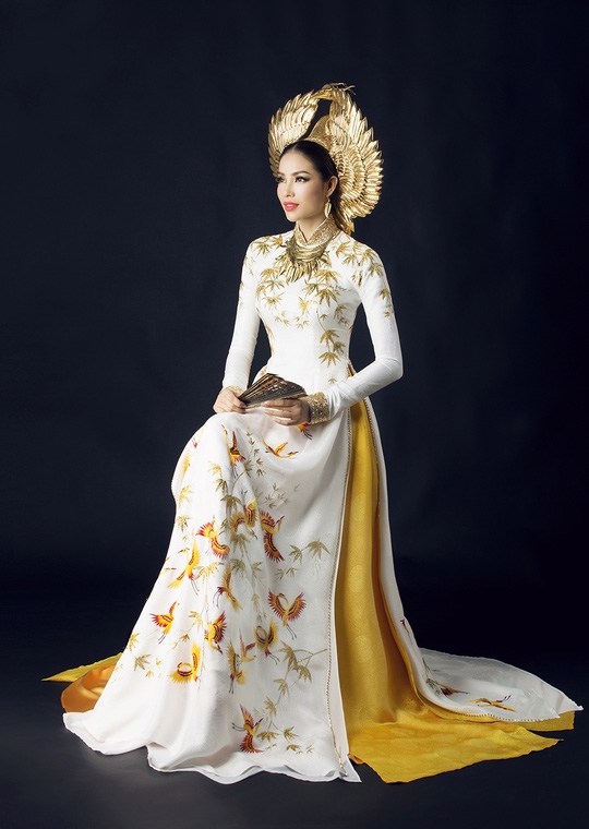 pham-huong-mang-ao-dai-tranh-tai-o-hoa-hau-hoan-vu