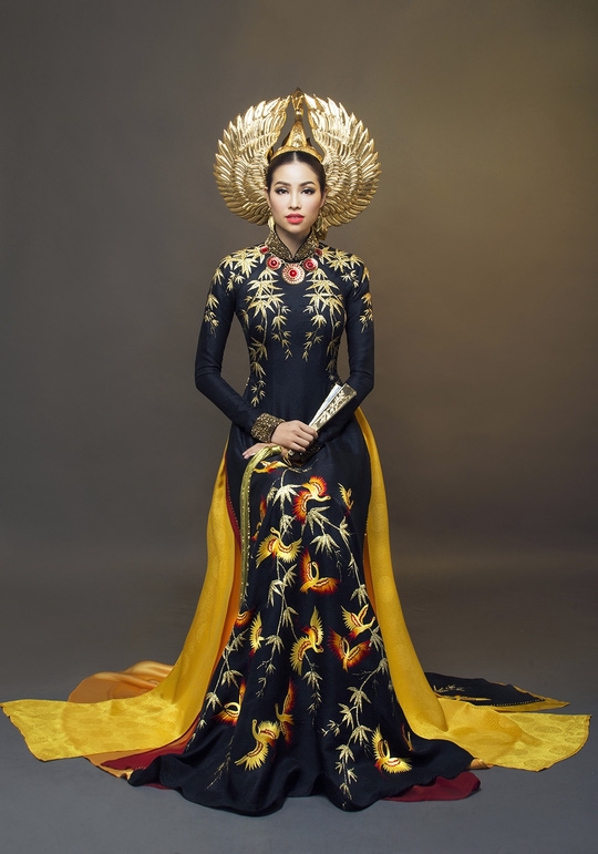 pham-huong-mang-ao-dai-tranh-tai-o-hoa-hau-hoan-vu