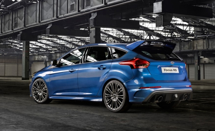 2017-Ford-Focus-RS-05-876x535