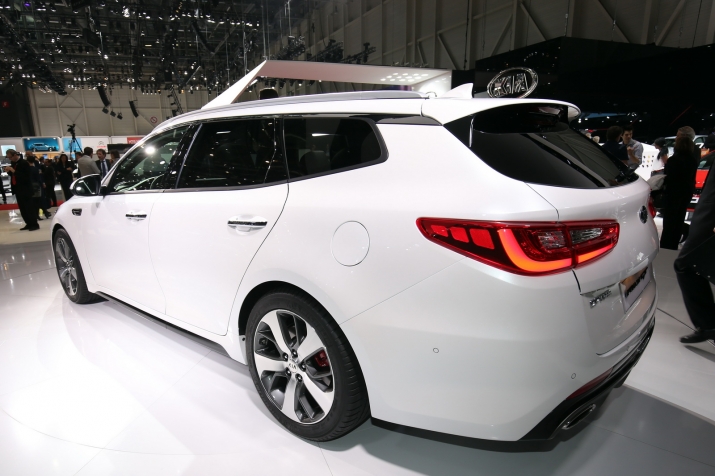 Kia-Optima-Sportswagon-2016-chinh-thuc-ra-mat-xegi