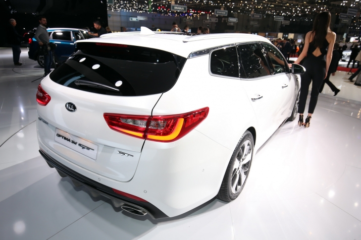 Kia-Optima-Sportswagon-2016-chinh-thuc-ra-mat-xegi