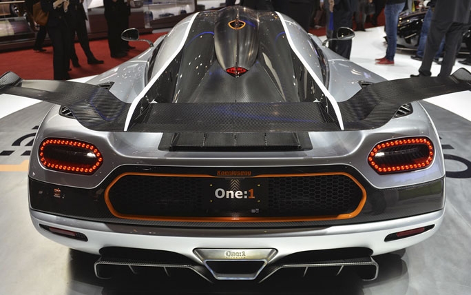 xegiaothong_Koenigsegg_one1_gia_150-ty_dong7