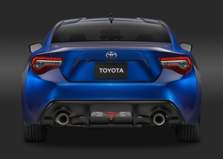 xegiaothong_toyota_86_2017_nang_cap5