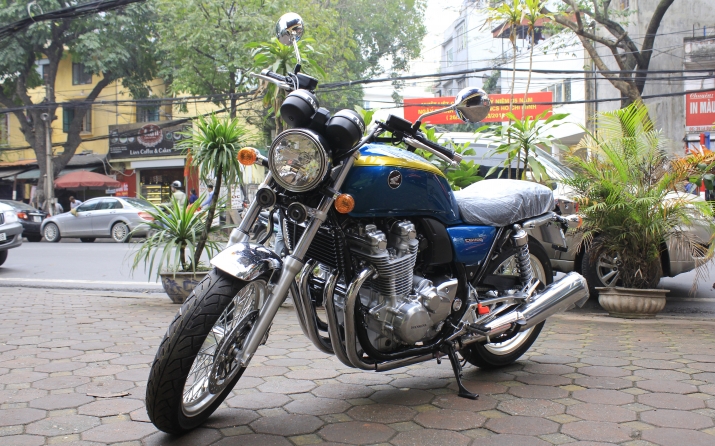 xegiaothong_Honda_CB1100_phien_ban_dac_biet_mau_xa