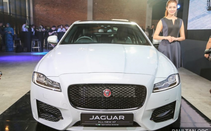 Xegiaothong_cong_bo_gia_ban_Jaguar_XF_RSport (1)