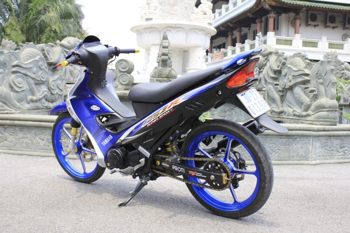 Xegiaothong_xe_no_yamaha_125ZR_gia_200_trieu_dong 