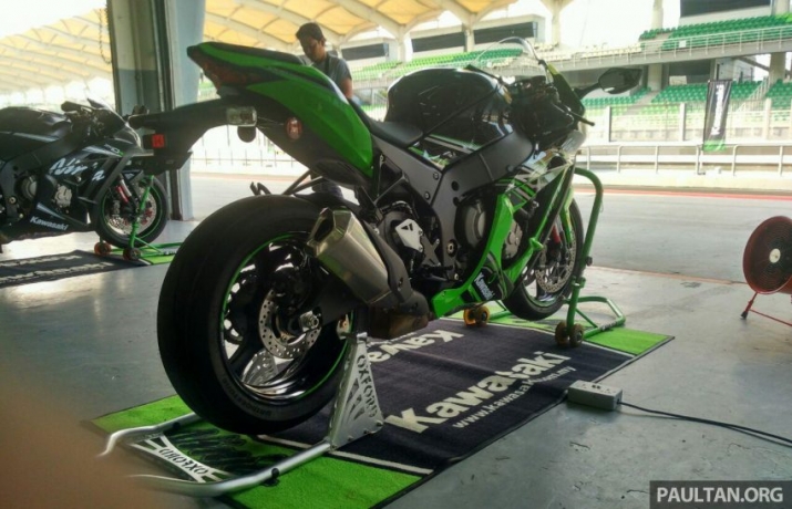 Xegiaothong_Kawasaki_ZX_10R_2016_malaysia_co_gia_b