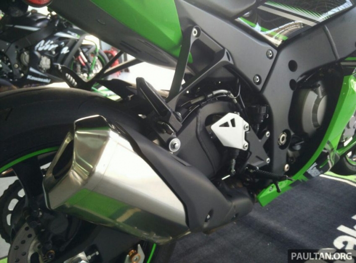 Xegiaothong_Kawasaki_ZX_10R_2016_malaysia_co_gia_b