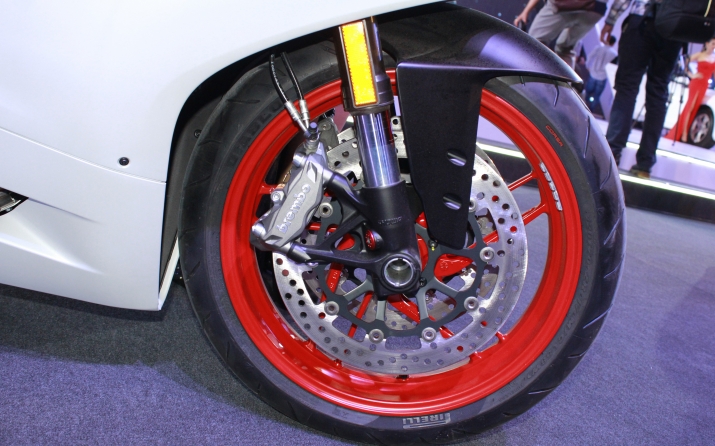 Xegiaothong_can-canh_ducati_Ducati 959 Panigale_ta