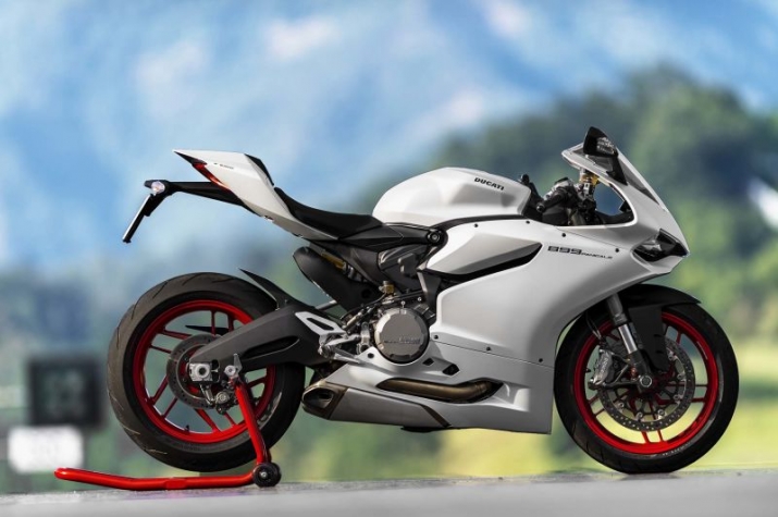 Xegiaothong_ducati_959 (1)