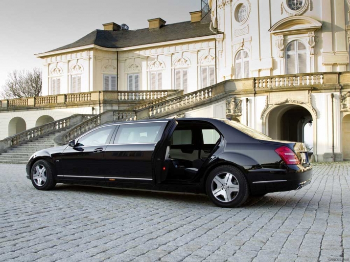 Xegiaothong-Mercedes-Benz-S600-Pullman-Guard-and-S