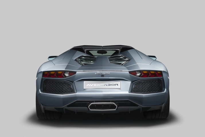 Xegiaothong-lamborghini-aventador-roadster-13 (11)