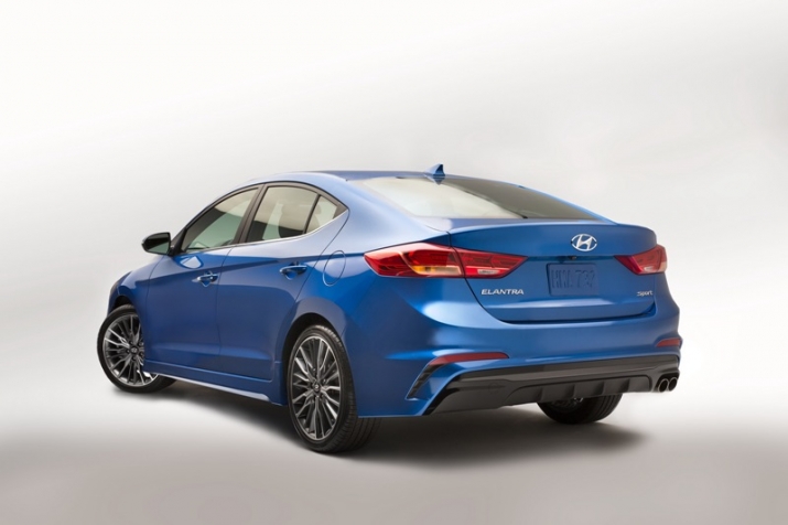 Xegiaothong_hyundai_Elantra_sport_2017_ra_mat-cuoi