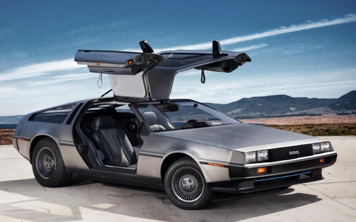 DeLorean-DMC-12-01