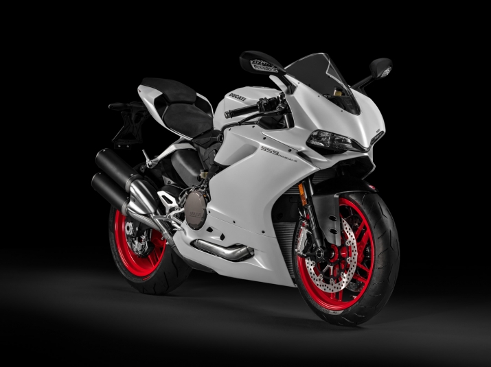 Xegiaothong-ducati-959-panigale-lo-dien-tran-trui-