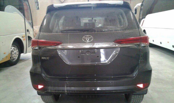 Toyota-Fortuner-2016-2