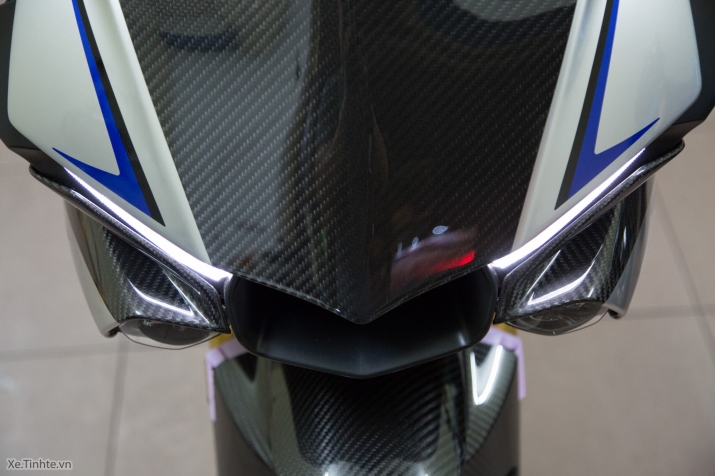 Xegiaothong_can_canh_yamaha_r1m_2016 (10)