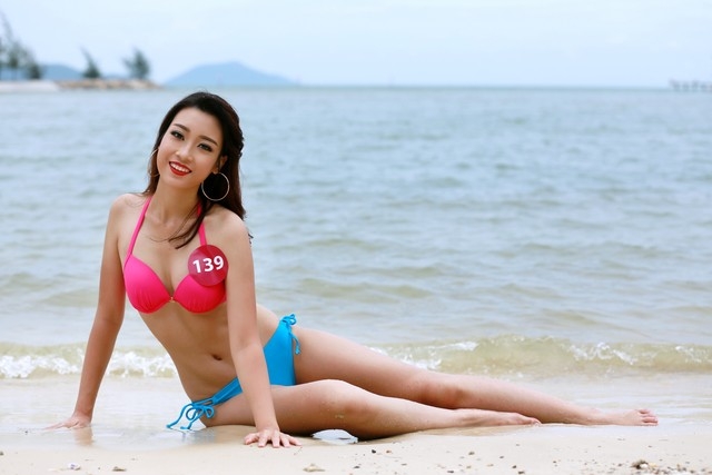 anh-bikini-va-clip-bikini-cua-hoa-hau-viet-nam-201