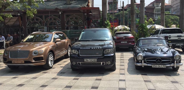 Xegiaothong_bentley_vang_hong_ve_tay-dai_gia_ninh_