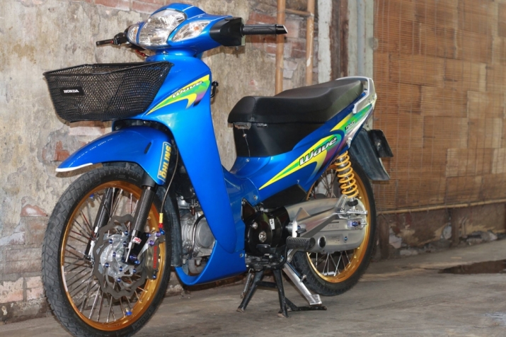 Xegiaothong_honda_wave125_do_sieu-chat_cua_dan_cho