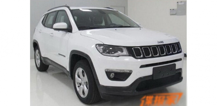 Xegiaothong_ Jeep Compass_lo_dien_o_trung_quoc (6)