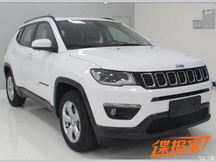 Xegiaothong_ Jeep Compass_lo_dien_o_trung_quoc (7)
