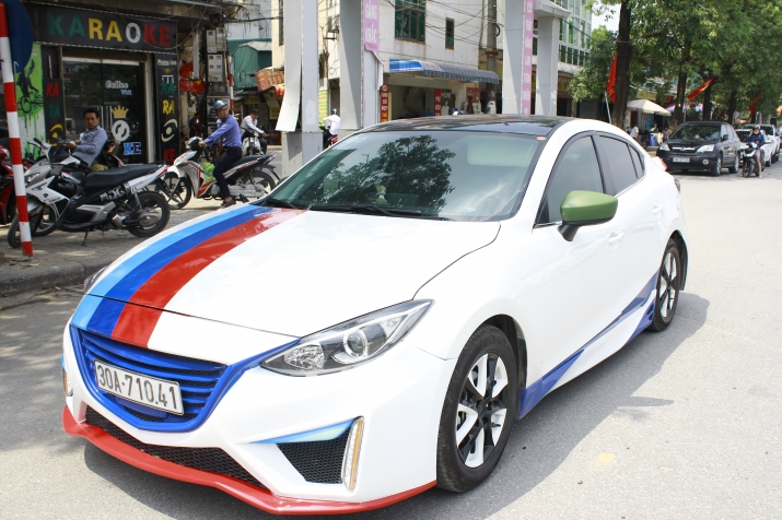 Xegiaothong_Mazda3-do_phonbg_cach-xe_Duc (20)