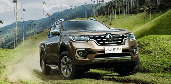 Xegiaothong_renault_Alaskan_ban_tai_dau_tien6789