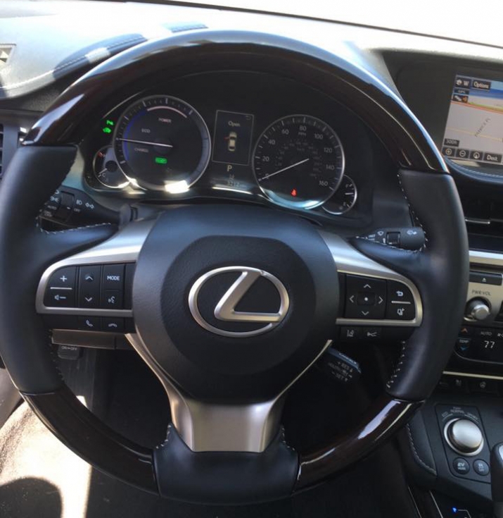 Xegiaothong_Lexus_ES300h 2016_dau_tien_ve_viet_nam