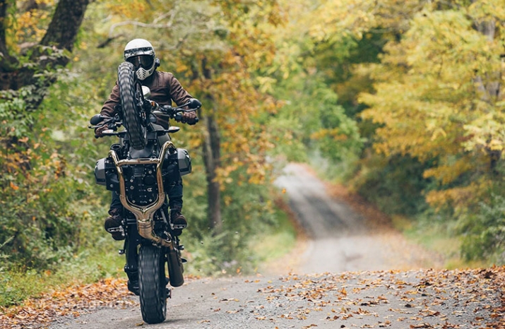 Xegiaothongbmw-rninet-scrambler-gap-tai-nan-dau-ti