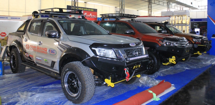 Xegiaothong_nissan_navara_np300_do_khung2345678