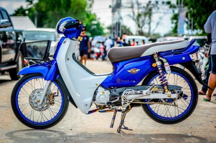 Xegiaothong-super-cub-do-day-chat-choi-cua-biker-t