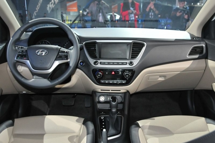 Xegiaothong_hyundai_Accent_ra_mat (1)