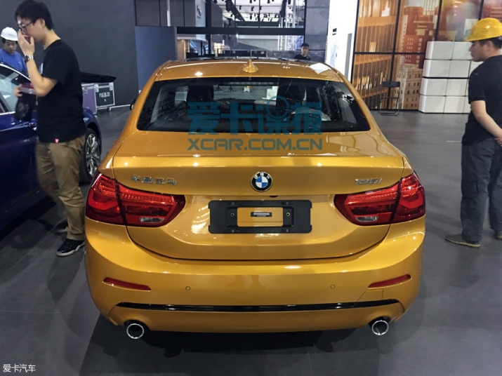 Xegiaothong_BMW_sedan_1series_mau_vang (5)