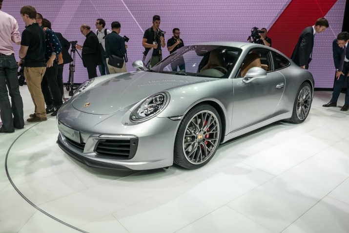 2017-porsche-911-autonation-frankfurtdrive