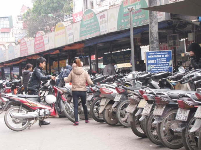 ha-noi-yeu-cau-chan-chinh-thu-phi-trong-giu-xe-1