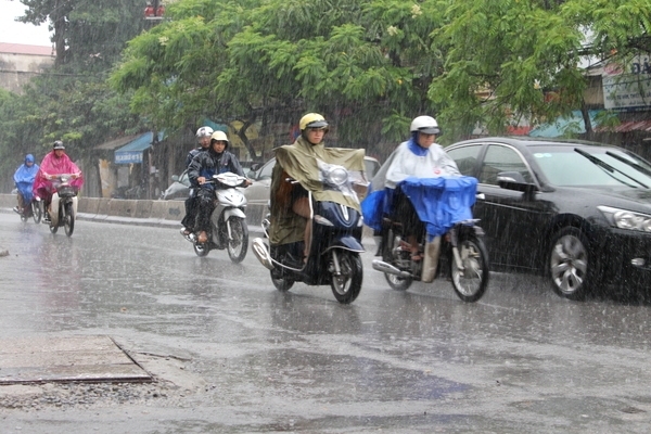 ha-noi-mua-rao-xuat-hien-to-loc-gio-giat-manh14614