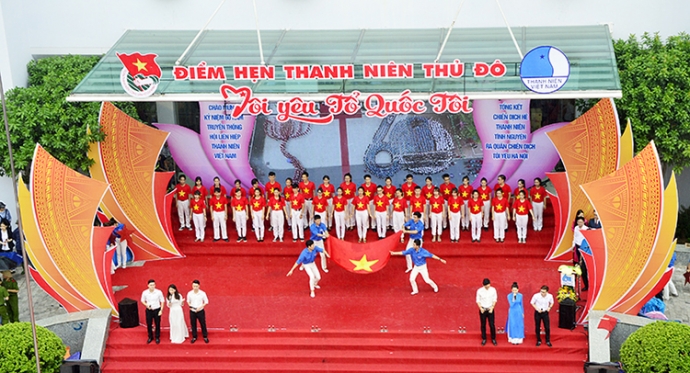 Không gian trường ĐH Sư phạm Hà Nội rợp