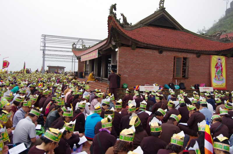 4000 Phật tử cùng hành lễ tại chùa Ngọa Vân sáng 6