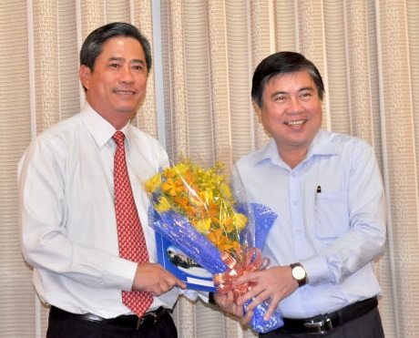Chủ tịch Nguyễn Thành Phong( phải) và ông Dương Th
